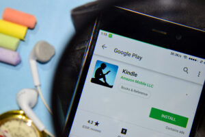 Campanha Encha seu Kindle da Amazon oferece milhares de e-books grátis e descontos de até 95%