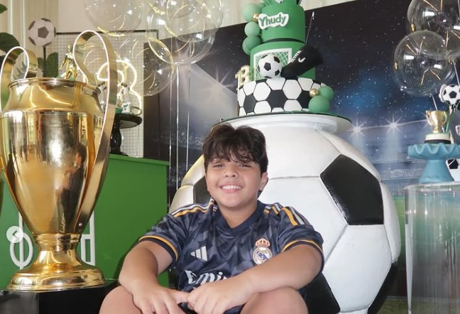 Yhudy Lima, filho de Wesley Safadão e Mileide Mihaile, em festa de aniversário com tema de futebol.