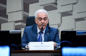 Senador Otto Alencar durante sessão no Senado Federal