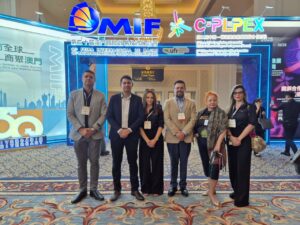 Comitiva do Governo do Amazonas e representantes de empresas locais participam da 2ª Exposição Econômica e Comercial China–Países de Língua Portuguesa (C-PLPEX 2025), realizada em Macau, China.