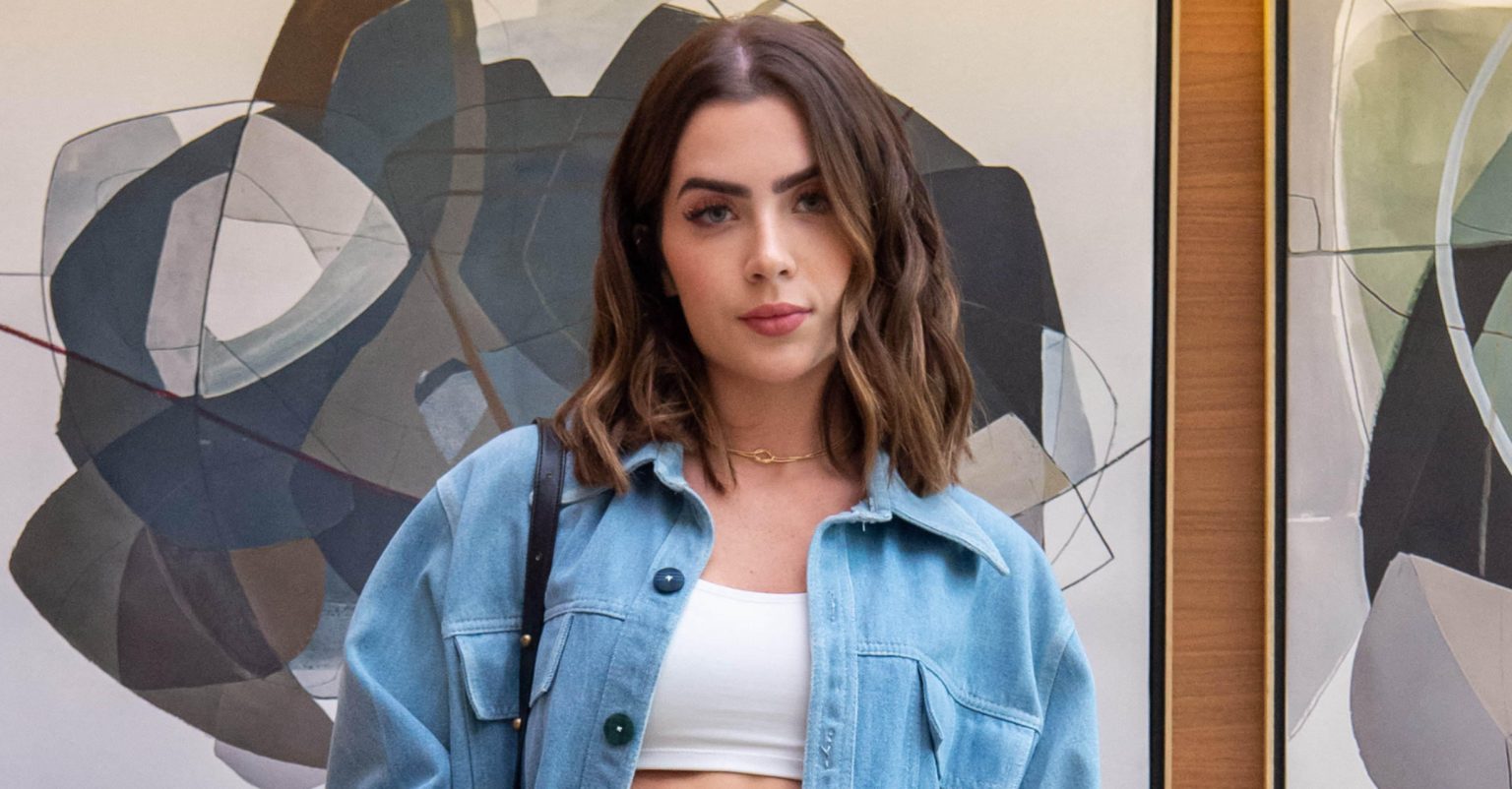 Jade Picon em divulgação de novela vertical da Globo em formato para celular.