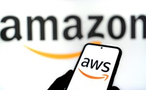 Queda da AWS afeta serviços digitais como Alexa, Mercado Livre e apps de entrega