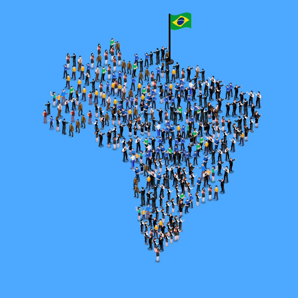 Mapa do Brasil formado por pessoas com bandeira brasileira representando população brasileira