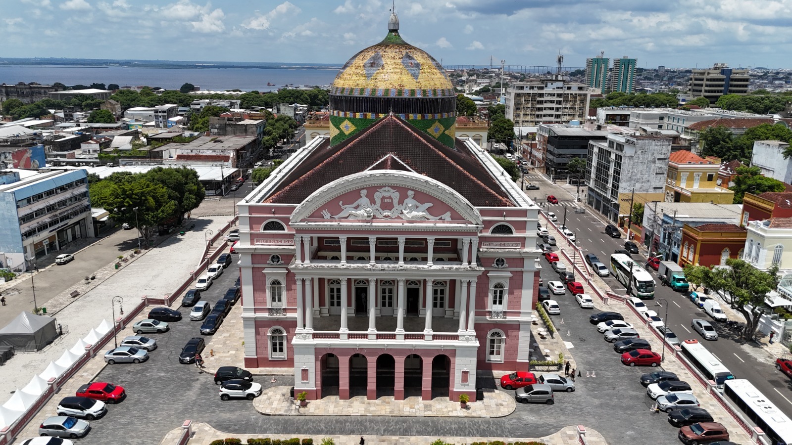 Vista aérea do Teatro Amazonas, no Centro de Manaus, cidade que registrou PIB de R$ 127,6 bilhões em 2023.