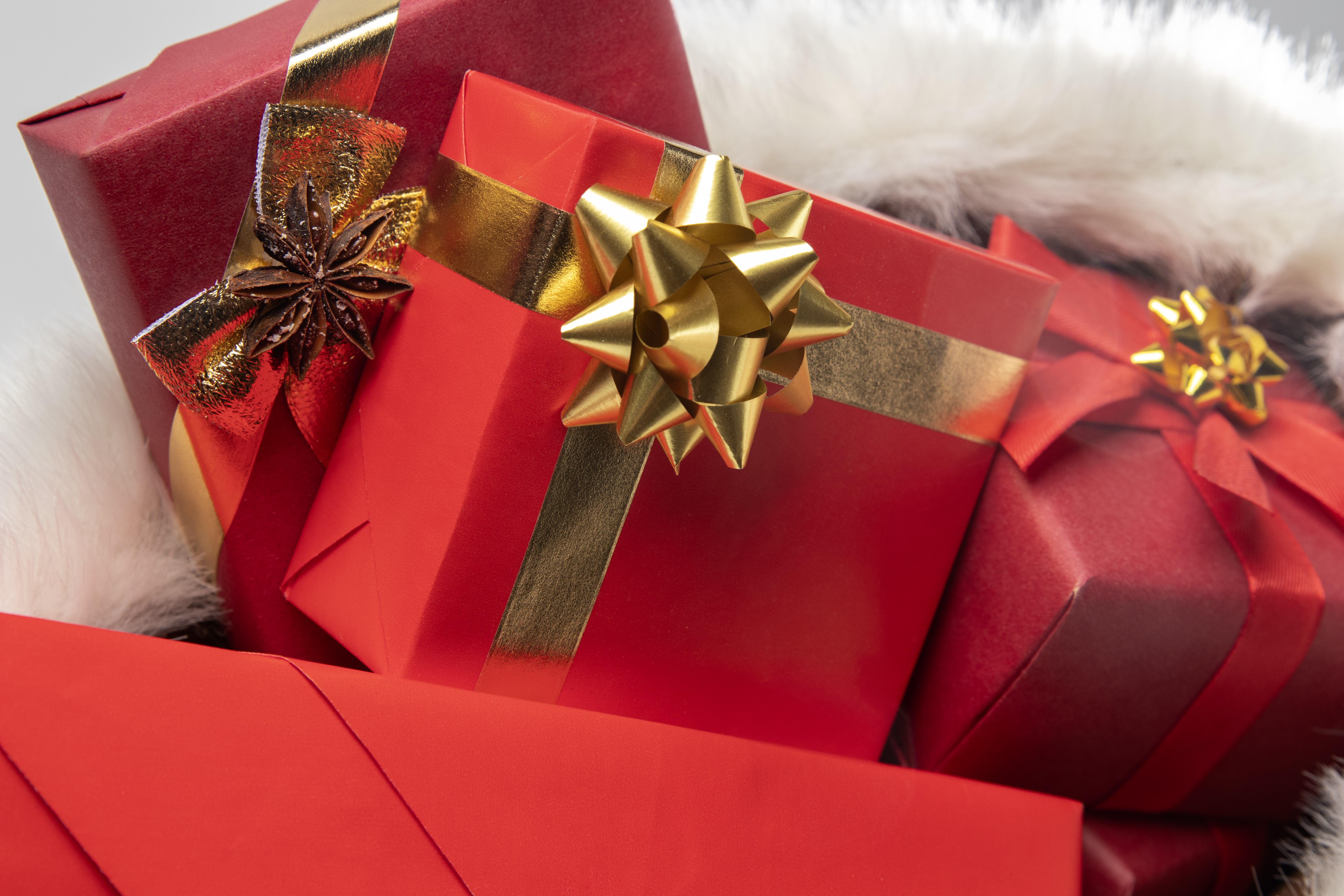 Caixas de presentes de Natal representam intenção de compra de 94% dos consumidores em Manaus