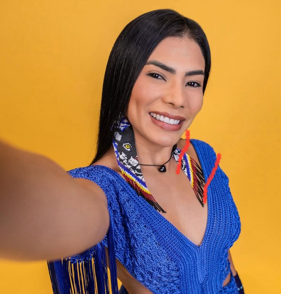 Marciele Albuquerque, cunhã-poranga do Boi Caprichoso e participante do BBB26, alvo de ataques virtuais que motivaram notas de repúdio dos bois de Parintins.