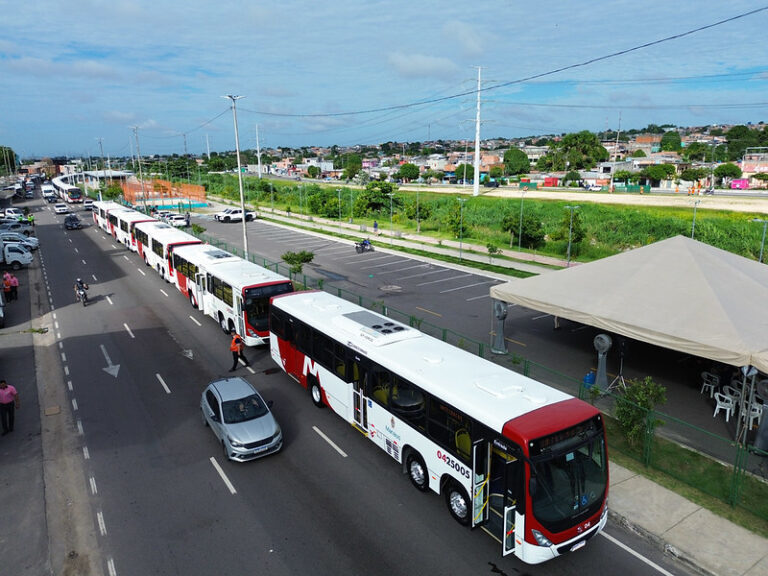 Ônibus do transporte coletivo de Manaus após anúncio de redução do vale-transporte para R$ 5