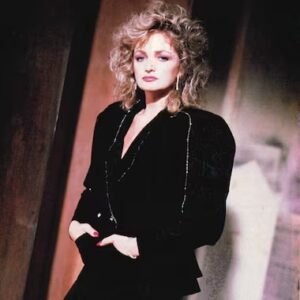 Bonnie Tyler durante apresentação; cantora de "Total Eclipse of the Heart" morre aos 75 anos.