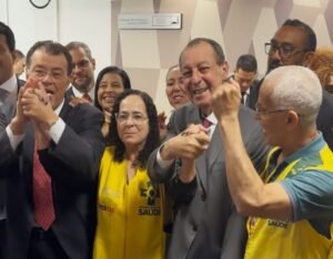 Omar Aziz celebra a aprovação da PEC 14, que garante aposentadoria especial para agentes comunitários de saúde e de combate às endemias.