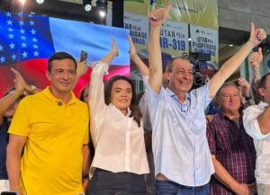 Sidney Leite participa da convenção de PSD, MDB e Republicanos que oficializou sua candidatura à reeleição para deputado federal, ao lado de Omar Aziz, Alessandra Campelo e Eduardo Braga.