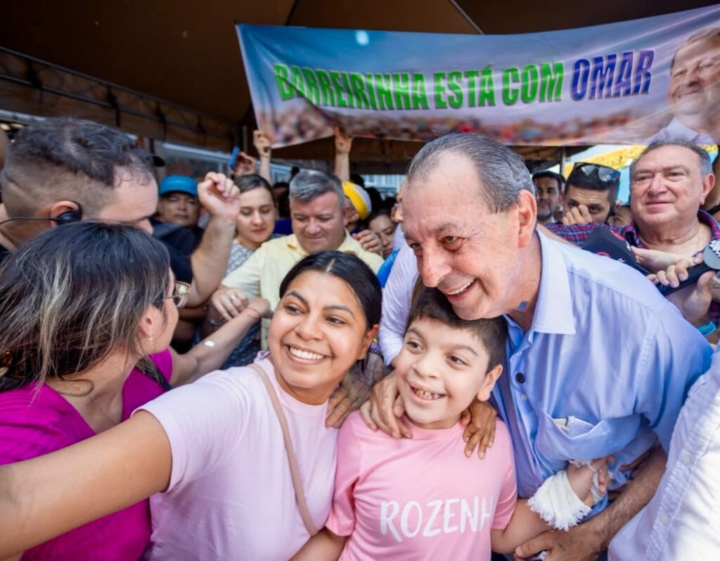Omar Aziz durante agenda política no Amazonas, onde apresentou propostas para educação, como novas escolas, ensino integral e valorização dos professores.