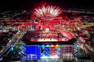 Bumbódromo recebe disputa entre Caprichoso e Garantido no Festival de Parintins