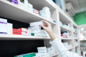 Medicamentos aprovados pela Anvisa para tratamento de lúpus e esclerose múltipla em crianças.