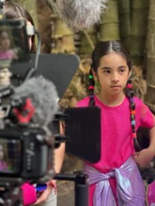 Atriz mirim amazonense Maria Clara durante gravação de produção audiovisual