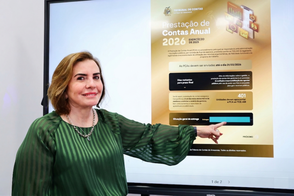 Presidente do TCE-AM apresenta painel que confirma o envio de 100% das prestações de contas dentro do prazo legal.