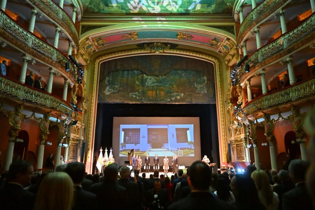 Solenidade de abertura do XXI Consepre realizada no Teatro Amazonas, em Manaus.