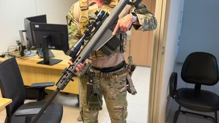 Fuzil apreendido pela Polícia Federal durante operação contra o tráfico no Amazonas