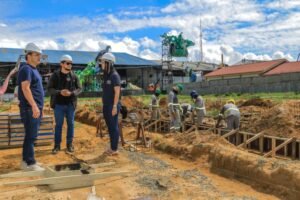 Prefeito Mateus Assayag vistoria as obras da primeira Maternidade do Baixo Amazonas em Parintins.