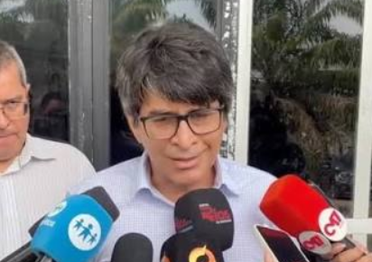 Pai de professor esfaqueado por aluno durante entrevista em Manaus