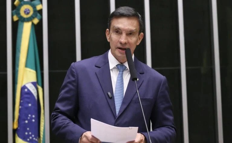 Deputado federal Sidney Leite apresenta projeto sobre juros do crédito consignado