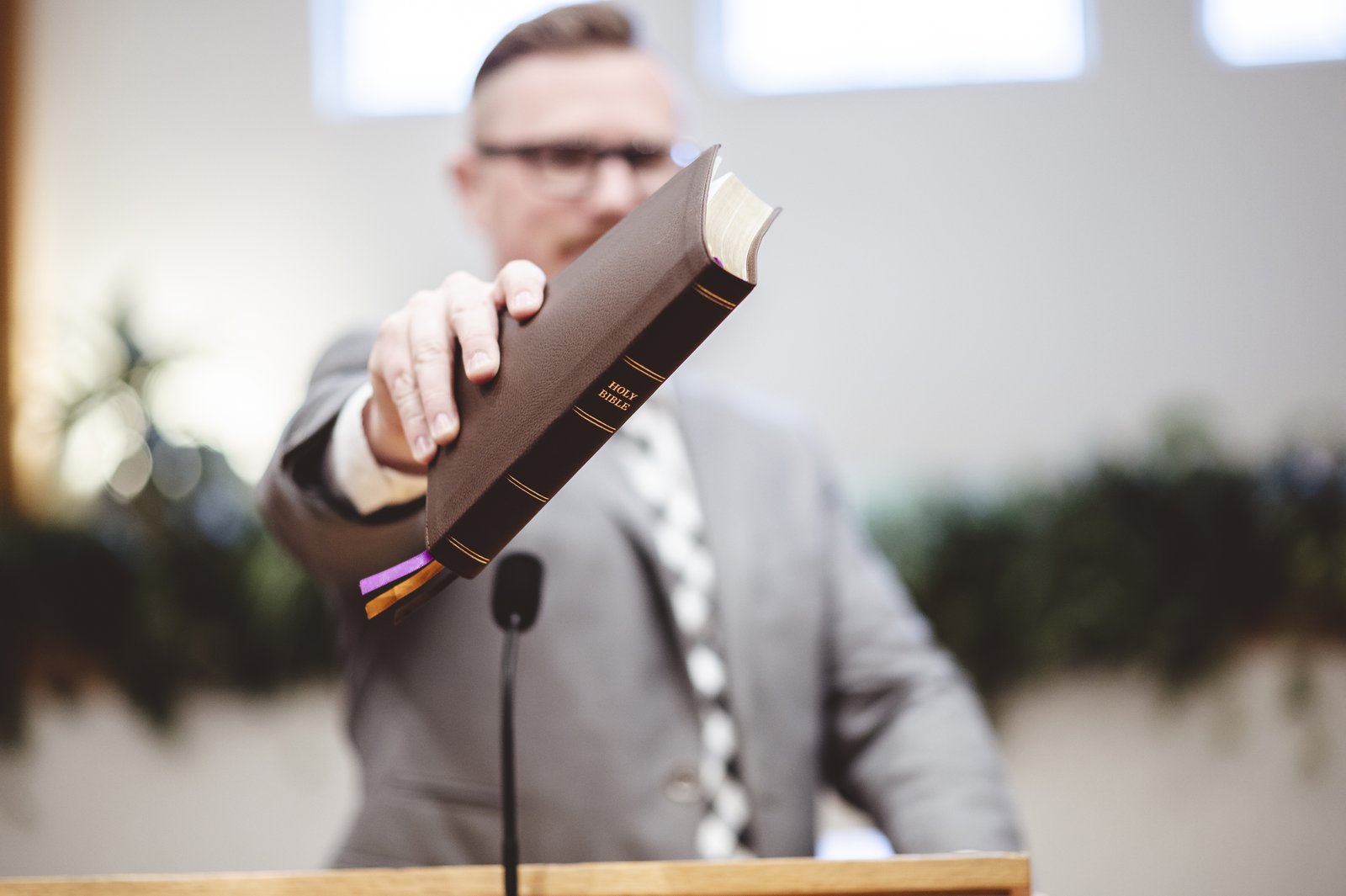 Religião e eleições 2026: 81% consideram fundamental que candidato acredite em Deus