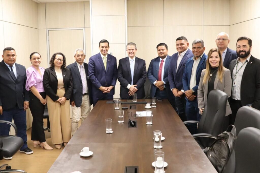 Sidney Leite em reunião sobre Seguro-Defeso e direitos dos pescadores do Amazonas