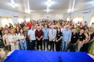 Servidores públicos participam da capacitação do projeto Ouvir Amazonas, promovido pelo TCE-AM, em Parintins.