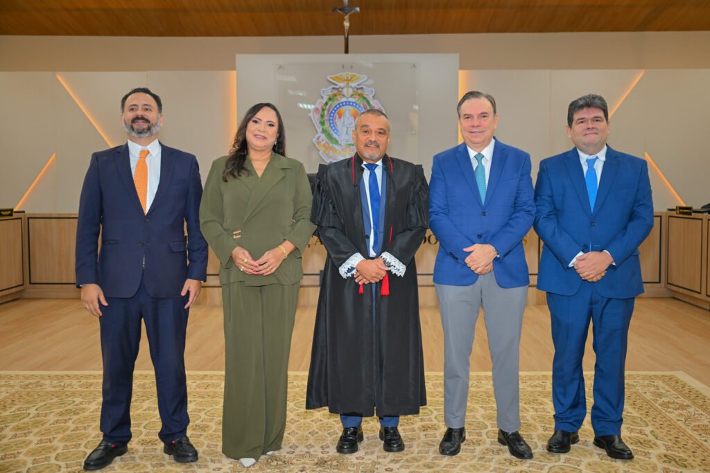 Integrantes do TJAM durante sessão do Tribunal Pleno que definiu a lista tríplice do Quinto Constitucional.