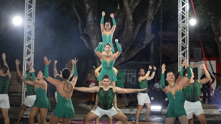 Apresentação cultural durante o Sou Manaus Passo a Paço 2026