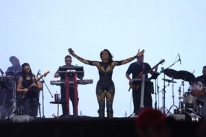 IZA se apresenta no palco Alfândega durante o Sou Manaus 2026
