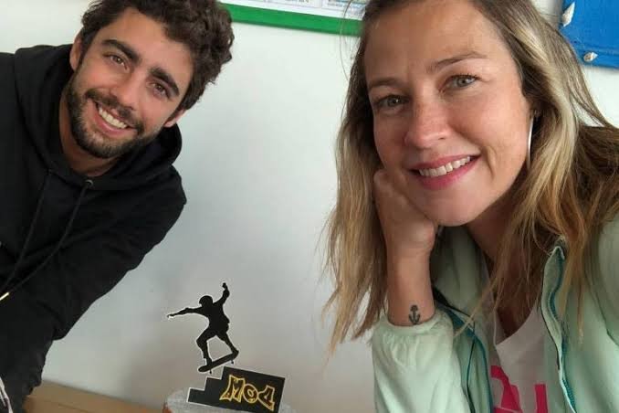 Luana Piovani e Pedro Scooby aparecem juntos em foto