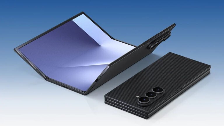 Samsung Galaxy Z TriFold aberto e fechado
